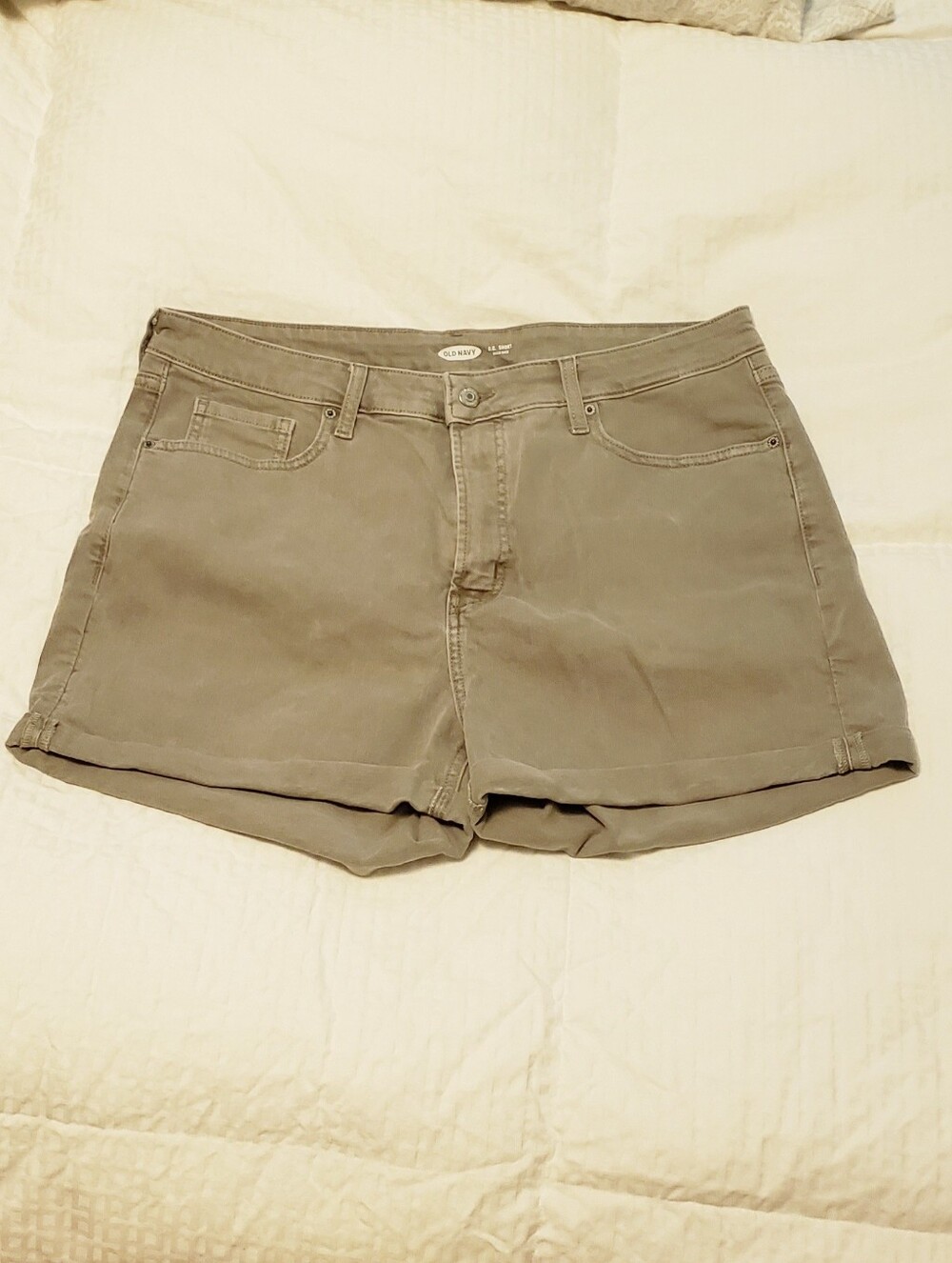 Women’s Old Navy O.G. High Rise Denim Short in Olive/Taupe
